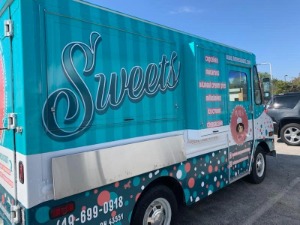NeNe's Sweets Food Truck